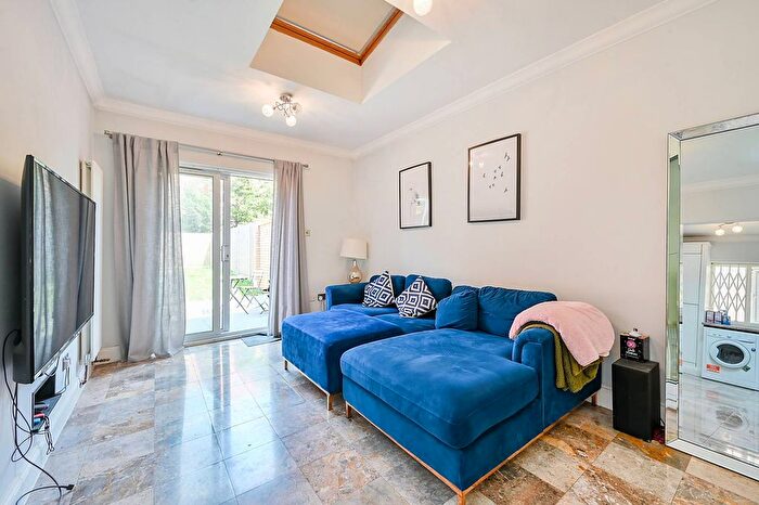 5 Bedroom Semi-Detached House To Rent In Bowes Road, East Acton, London, W3