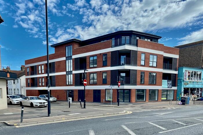 2 Bedroom Flat To Rent In London Road, Westcliff-On-Sea, SS0