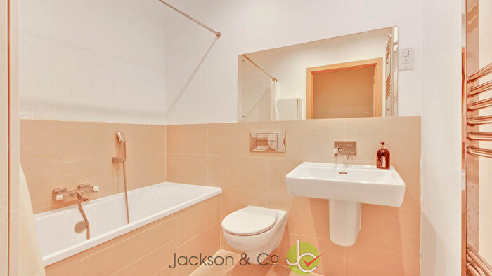 2 Bedroom Apartment To Rent In Sail House, Colchester, CO2