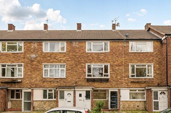 2 Bedroom Maisonette For Sale In Burnt Ash Road, Lee, SE12