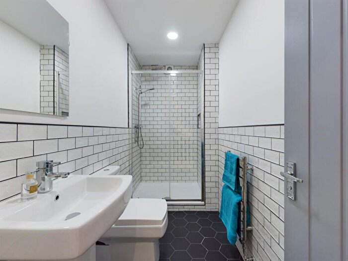 6 Bedroom Flat To Rent In Lawrence Road, Liverpool, L15