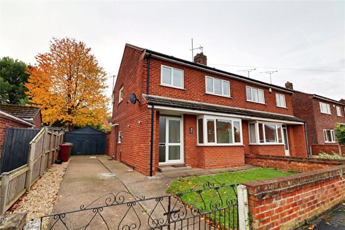 3 Bedroom Semi-Detached House To Rent In West Grove, Barton-upon-Humber, Lincolnshire, DN18