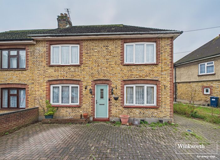 3 Bedroom Semi-Detached House For Sale In Fryent Crescent, Kingsbury, London, NW9
