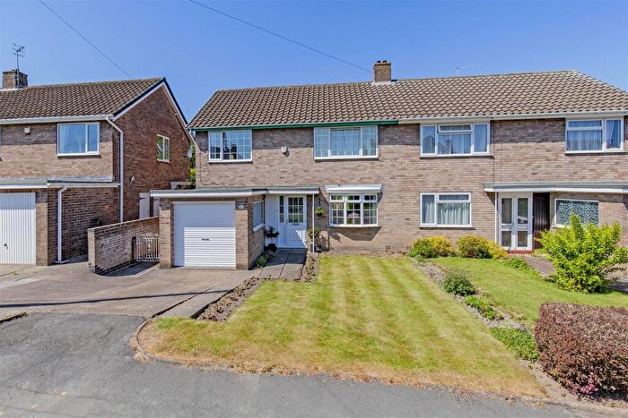 3 Bedroom Semi-Detached House For Sale In Brockwell Lane, Brockwell, Chesterfield, S40