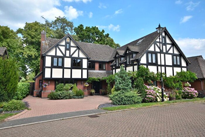 5 Bedroom Detached House For Sale In Medinah Close, Northampton, NN4