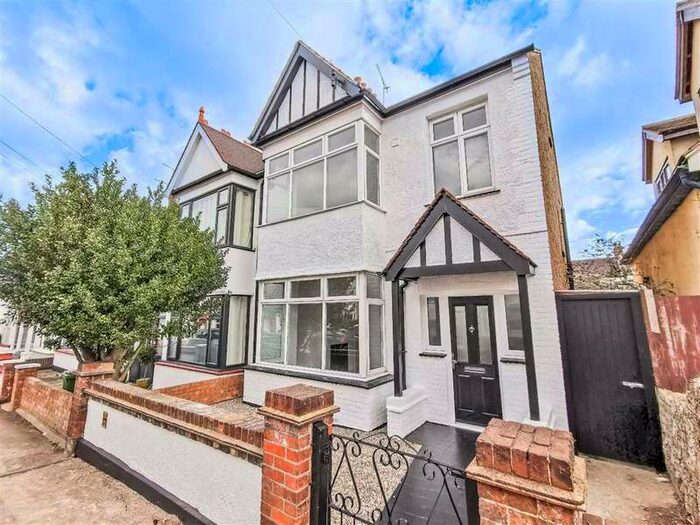 3 Bedroom Semi-Detached House To Rent In Westbourne Grove, Westcliff-on-sea, Essex, SS0