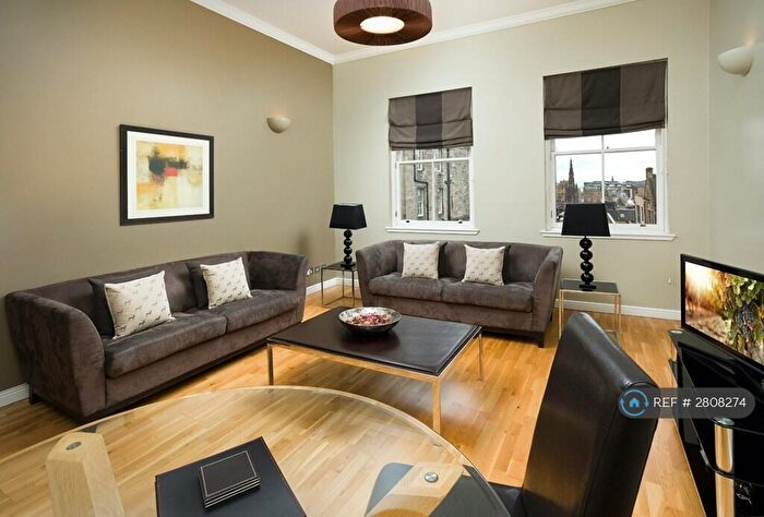 2 Bedroom Flat To Rent In Advocates Close, Edinburgh, EH1