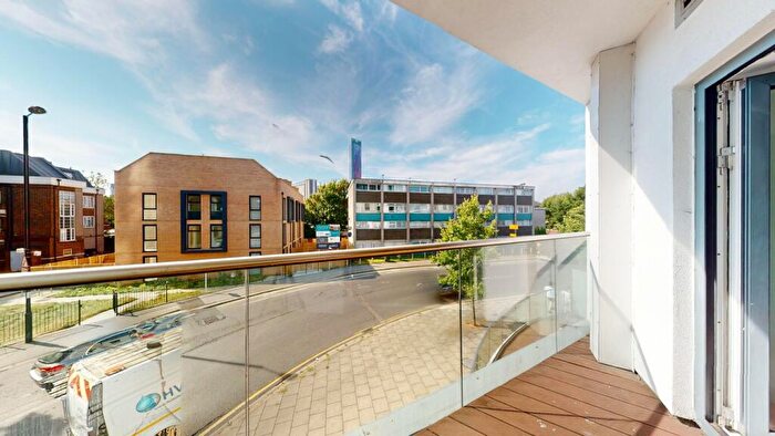 2 Bedroom Apartment To Rent In The Island, Croydon, Surrey, CR0