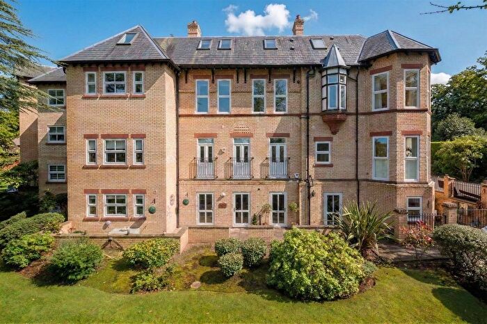 2 Bedroom Flat For Sale In Dorset Road, Altrincham, WA14