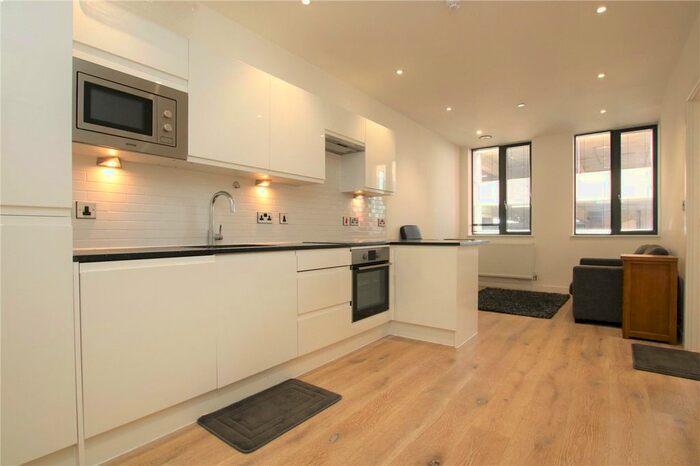 1 Bedroom Flat To Rent In Garrard House, Garrard Street, Reading, Berkshire, RG1