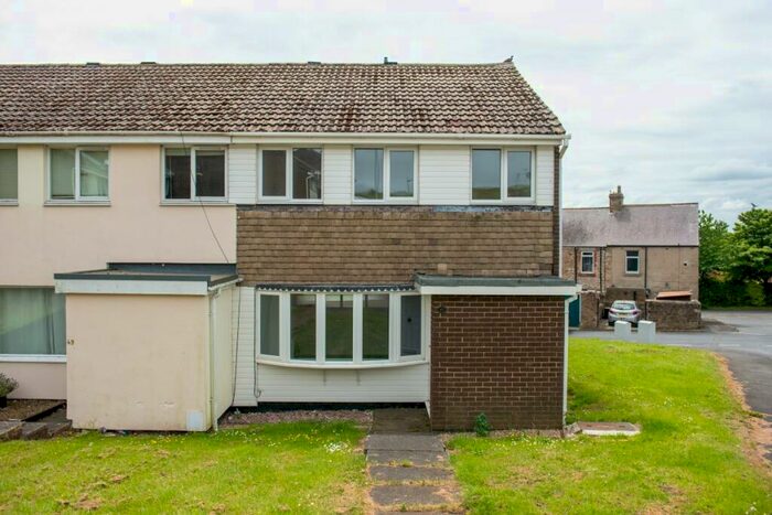3 Bedroom End Of Terrace House For Sale In Dunelm Way, Consett, County Durham, DH8