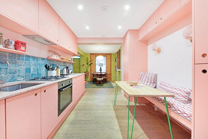 3 Bedroom Terraced House To Rent In Cassland Road, Hackney, E9