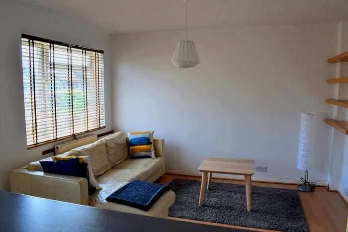 1 Bedroom Flat To Rent In Tollington Park, Finsbury Park, London, N4