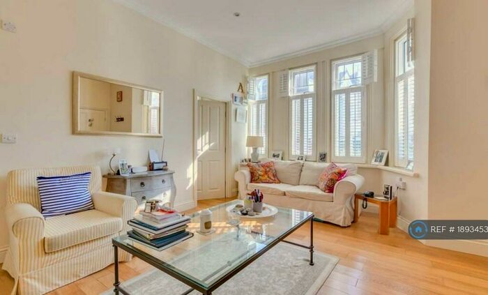 1 Bedroom Flat To Rent In Mysore Road, London, SW11