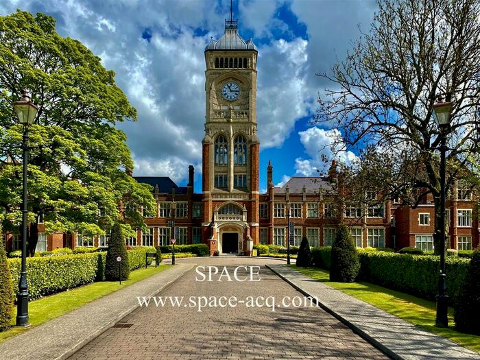 3 Bedroom Flat To Rent In Washington House, Royal Connaught Park, Bushey WD23