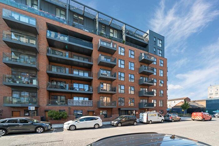 1 Bedroom Flat To Rent In Singapore Road, London, W13