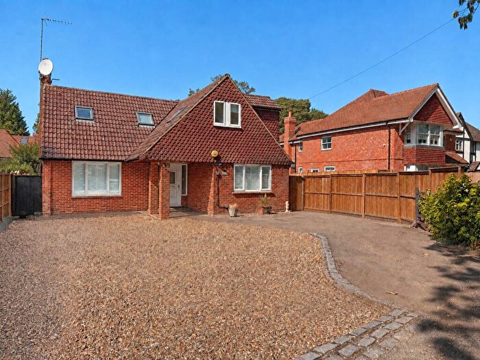 4 Bedroom Detached House For Sale In Woking, GU22