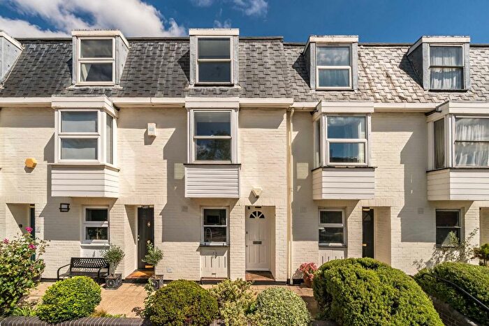 4 Bedroom Terraced House To Rent In Pooles Lane, Chelsea, SW10