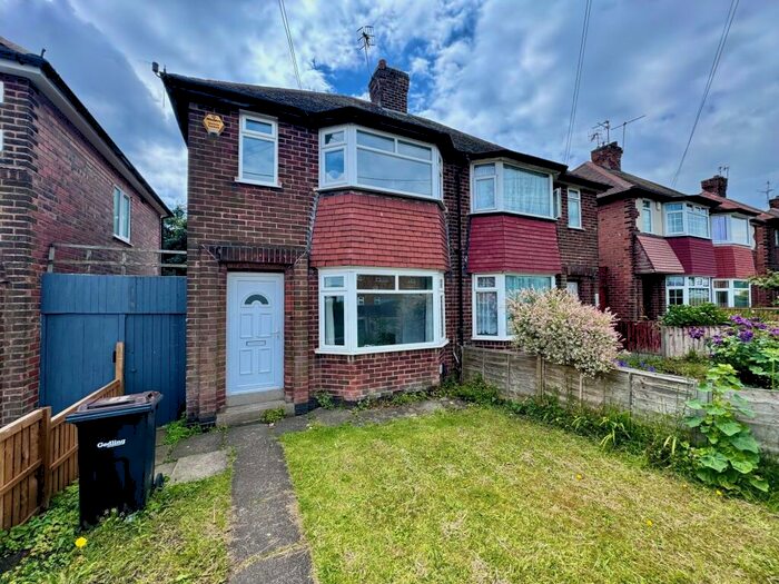 3 Bedroom House To Rent In Sherbrook Road, Daybrook, NG5