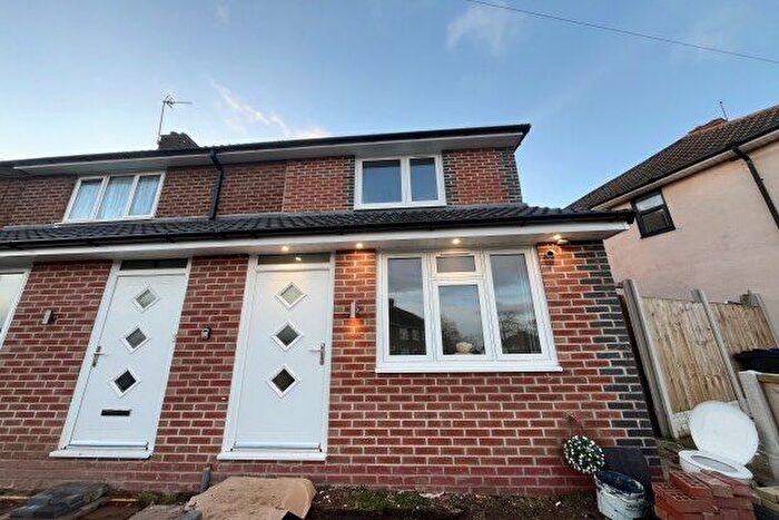 2 Bedroom Property To Rent In South Roundhay, Birmingham, B33