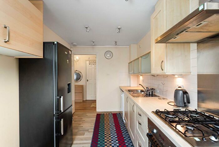 2 Bedroom Flat To Rent In Duddingston Park South, Duddingston, Edinburgh, EH15
