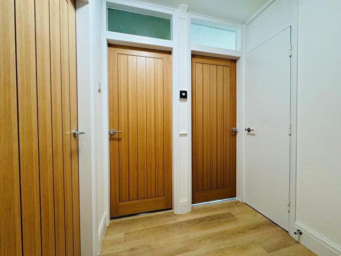 2 Bedroom Apartment To Rent In Glen Avenue, Worsley, M28