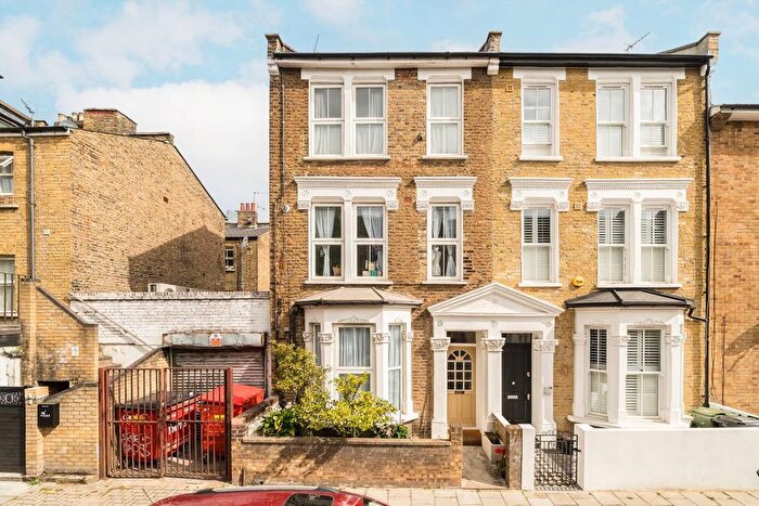 2 Bedroom Flat To Rent In Walberswick Street, Vauxhall, SW8