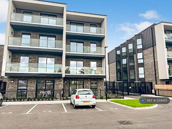 2 Bedroom Flat To Rent In Southend Arterial Road, Essex, RM2