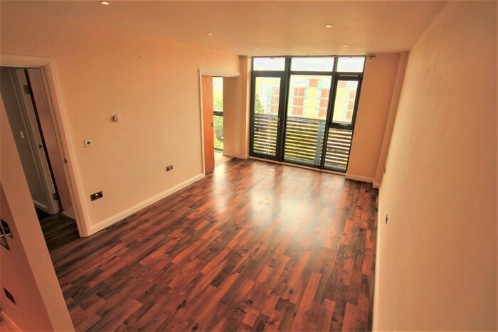 2 Bedroom Penthouse To Rent In Whippendell Road, West Wat, Watford, WD18