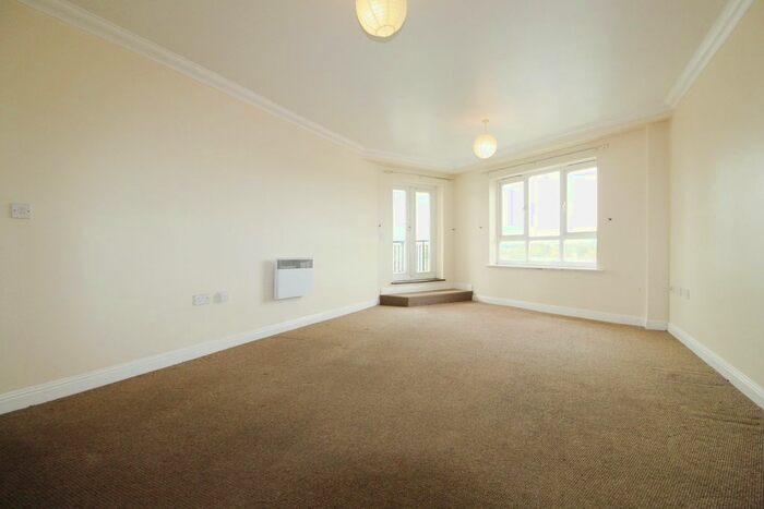 2 Bedroom Flat To Rent In Omega Court, The Gateway, Watford, WD18
