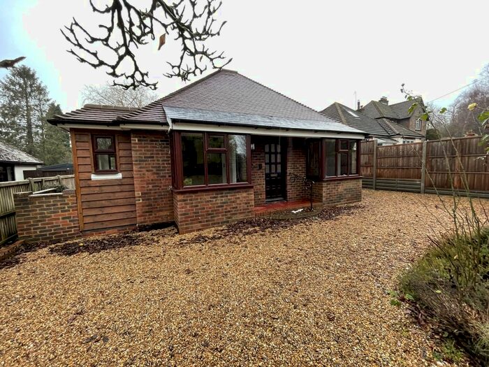 2 Bedroom Detached Bungalow To Rent In Blackberry Lane, Lingfield, Surrey RH7
