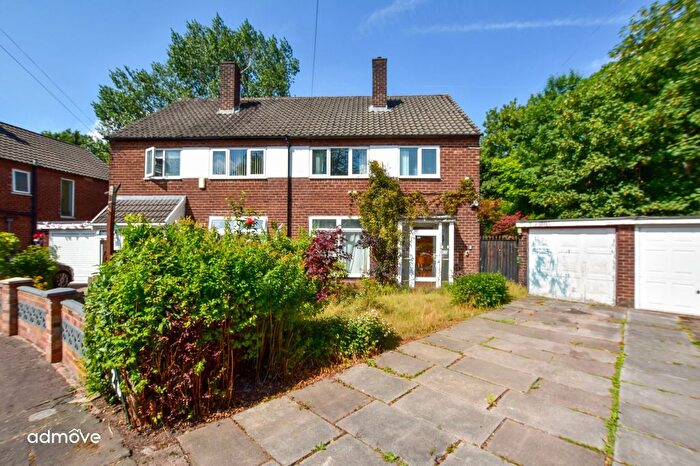 3 Bedroom Semi-detached House For Sale In Cherington Close, Manchester, M23