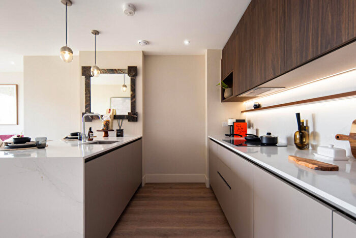 1 Bedroom Apartment For Sale In Bow Common Lane, Bow, E3