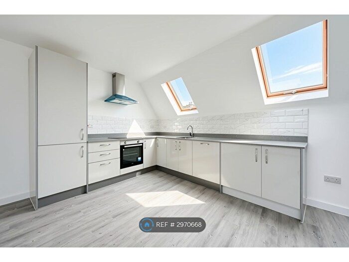 2 Bedroom Flat To Rent In Lynchford Road, Farnborough, GU14