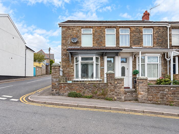 4 Bedroom End Of Terrace House For Sale In Monk Street, Aberdare, Rhondda Cynon Taf, CF44