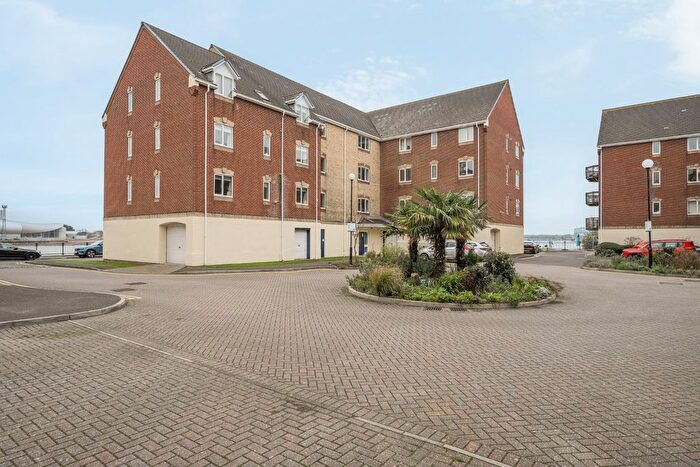 2 Bedroom Flat To Rent In Pacific Close, Southampton, Hampshire, SO14