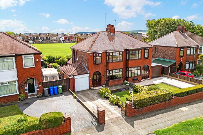 3 Bedroom Semi-Detached House For Sale In Kingsway, Widnes, WA8