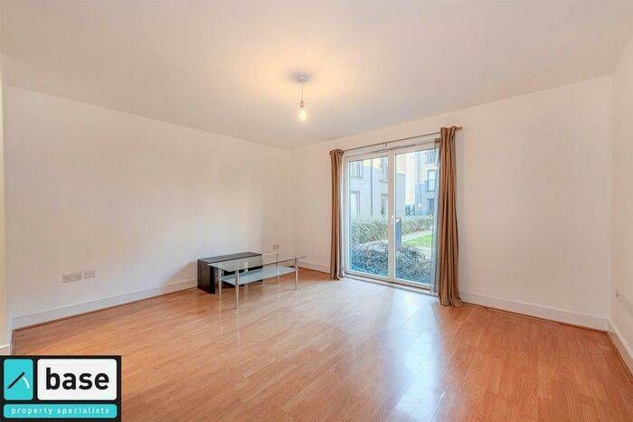 2 Bedroom Flat To Rent In Wealden House, Capulet Square, Bow, E3