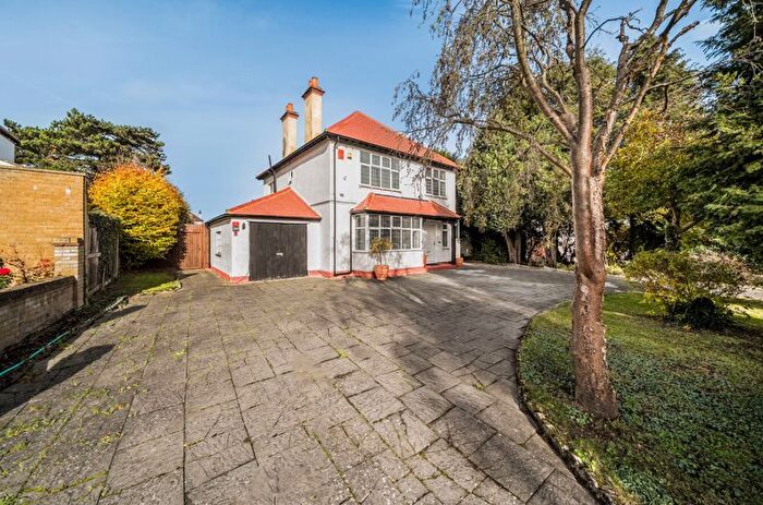 4 Bedroom Detached House To Rent In Green Lane, West Purley, CR8