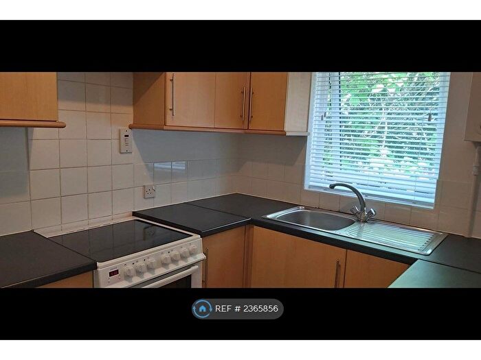 2 Bedroom Flat To Rent In Baron Court, Stevenage, SG1