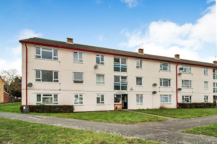 2 Bedroom Flat To Rent In Montgomery Road, Farnborough, Hampshire, GU14