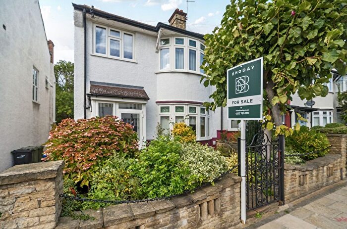 3 Bedroom End Of Terrace House For Sale In Conifer Gardens, London, SW16