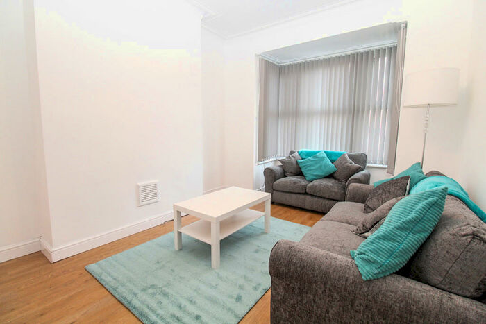 4 Bedroom Terraced House To Rent In Wetherby Grove, Burley, LS4