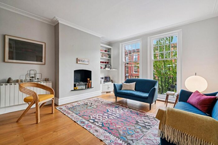 3 Bedroom Flat For Sale In Riverview Gardens, Barnes, SW13