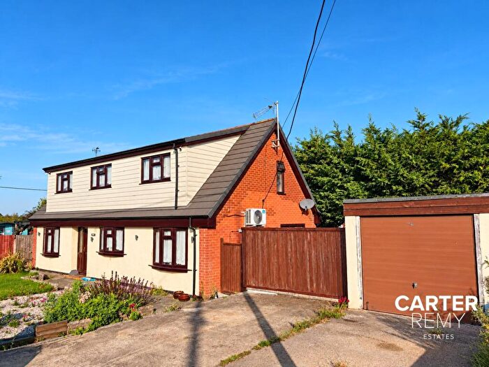 4 Bedroom Detached House For Sale In Bowers Court Drive, Bowers Gifford, SS13