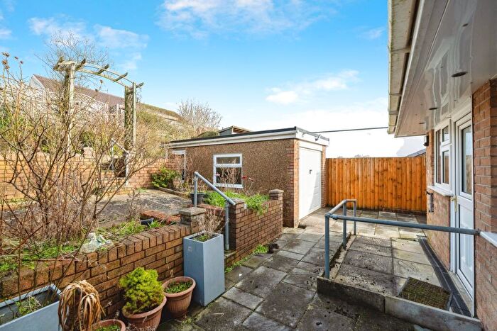 2 Bedroom Bungalow For Sale In Crud-yr-Awel, Gorseinon, Swansea, SA4