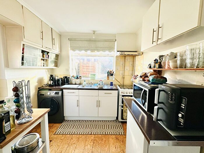 3 Bedroom End Of Terrace House For Sale In Pegg Road, Hounslow, TW5