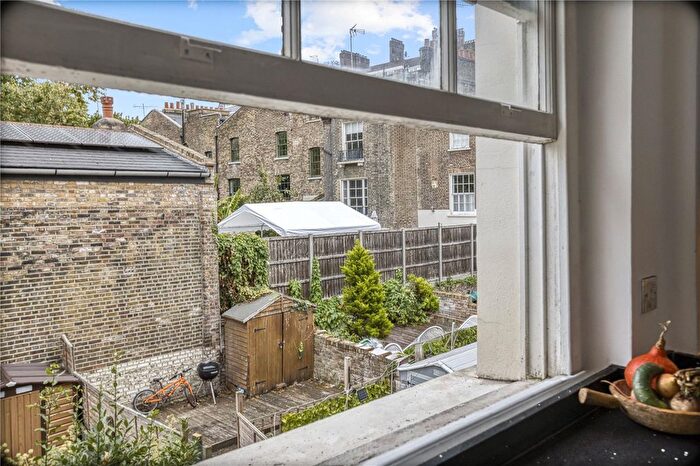 2 Bedroom Flat For Sale In Granville Square, Islington, London, WC1X