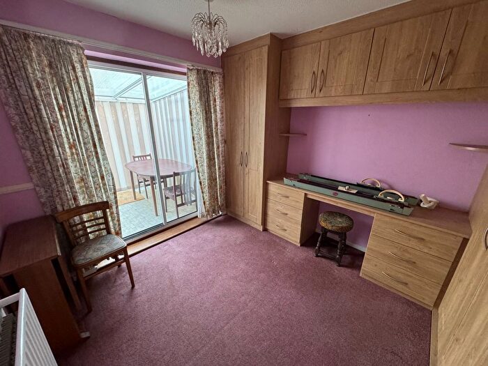 2 Bedroom Semi-Detached Bungalow For Sale In Harrowby Lane, Grantham, NG31