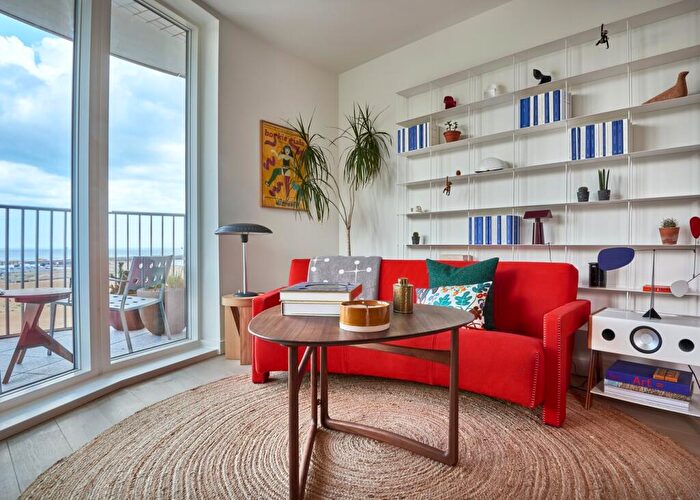 1 Bedroom Apartment For Sale In Shoreline Crescent, Folkestone, CT20